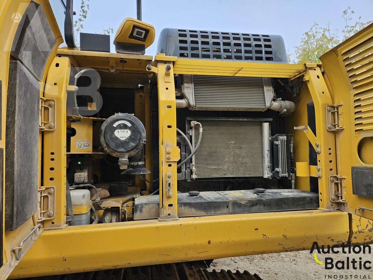 Komatsu PC210LC-11, экскаваторы