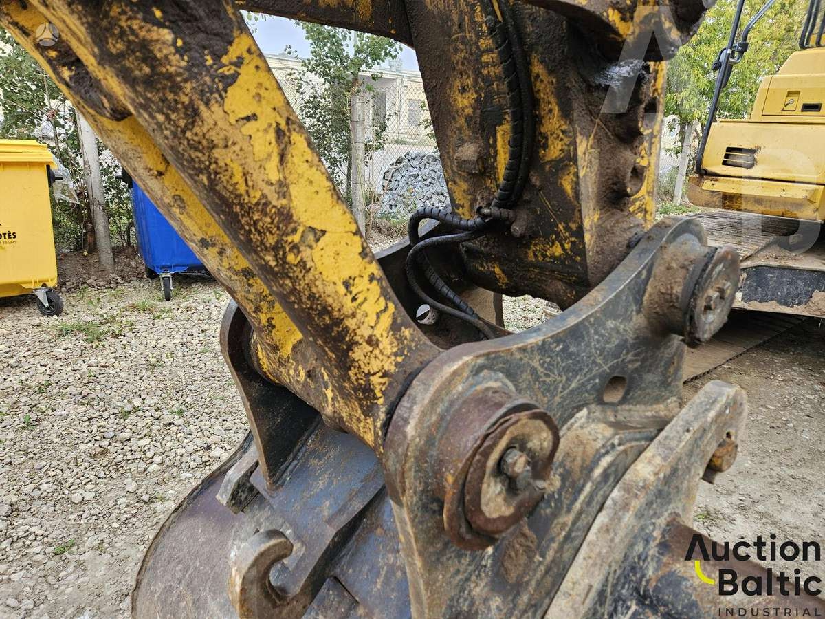 Komatsu PC210LC-11, экскаваторы