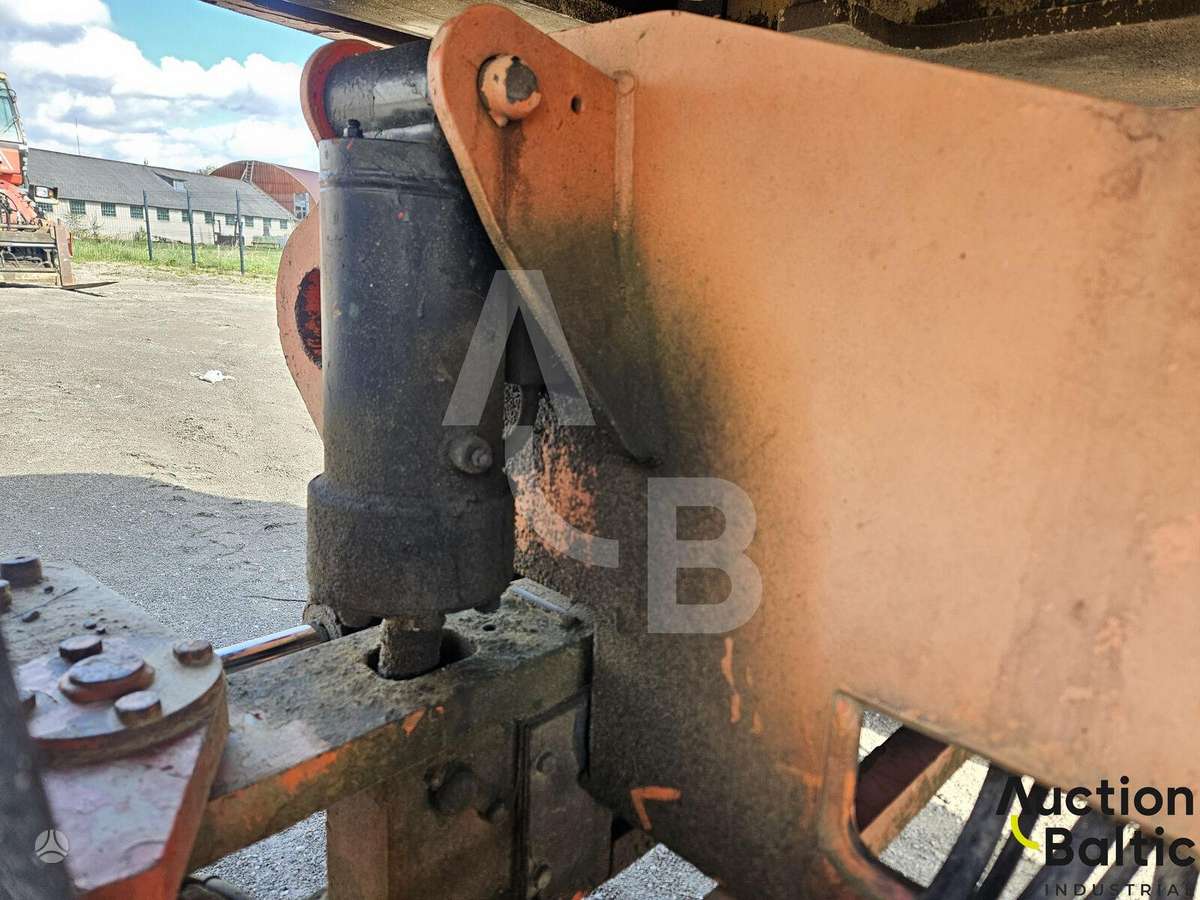 JLG 860 SJ, локтевые подъёмники