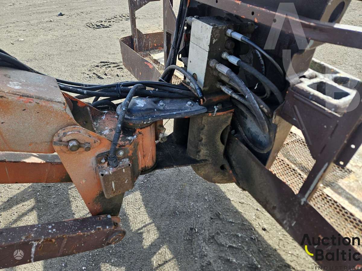 JLG 860 SJ, локтевые подъёмники