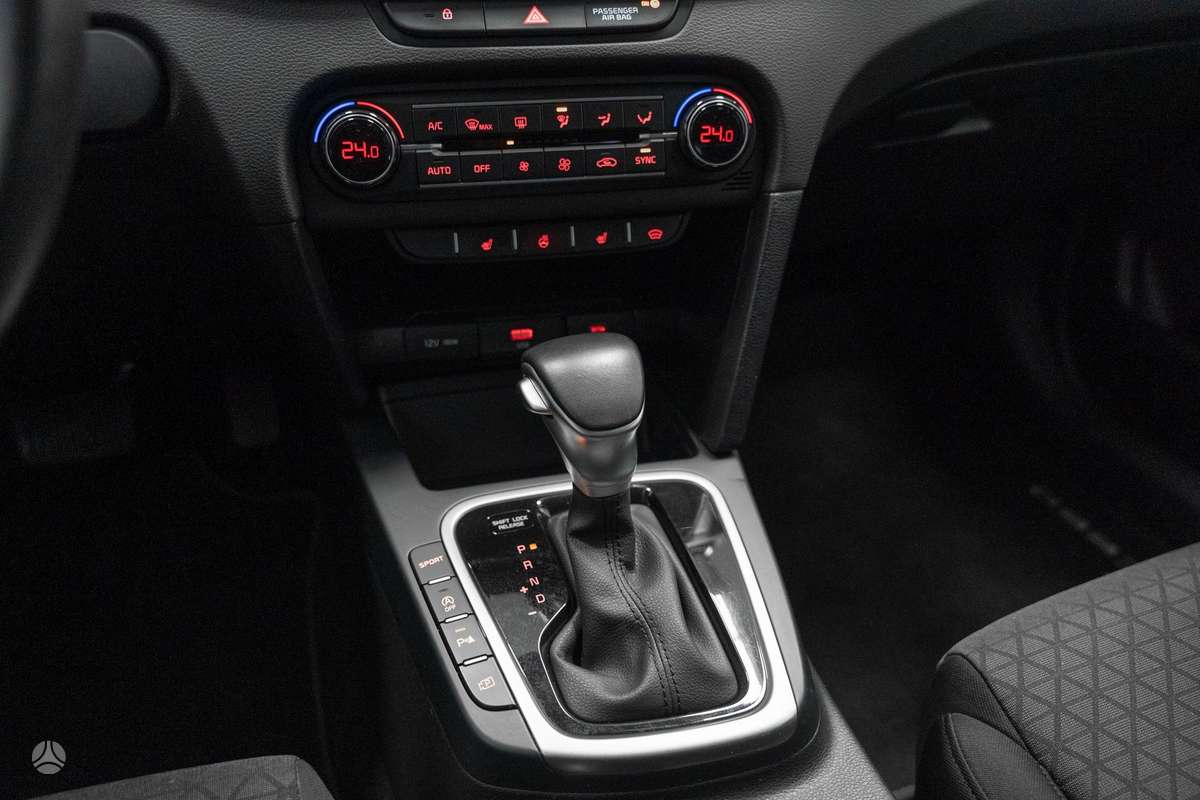 Kia Ceed, 1.6 l., Хэтчбек