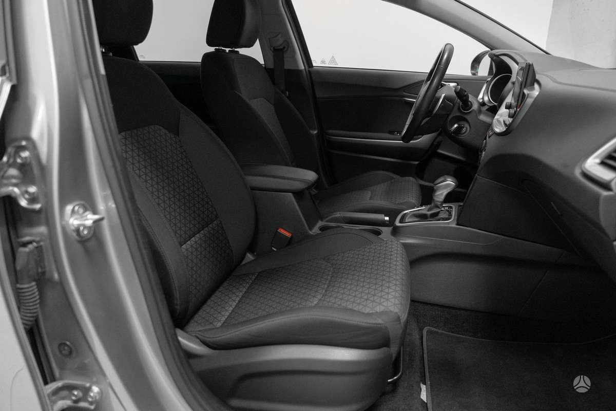 Kia Ceed, 1.6 l., Хэтчбек