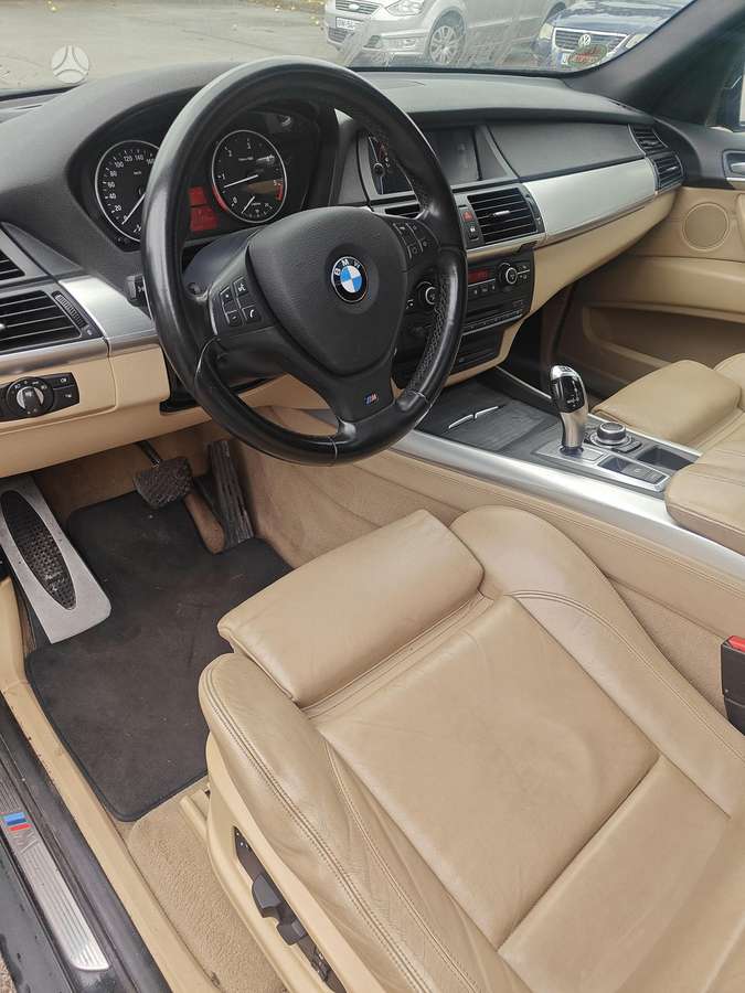 BMW X5, 3.0 l., off-road / crossover