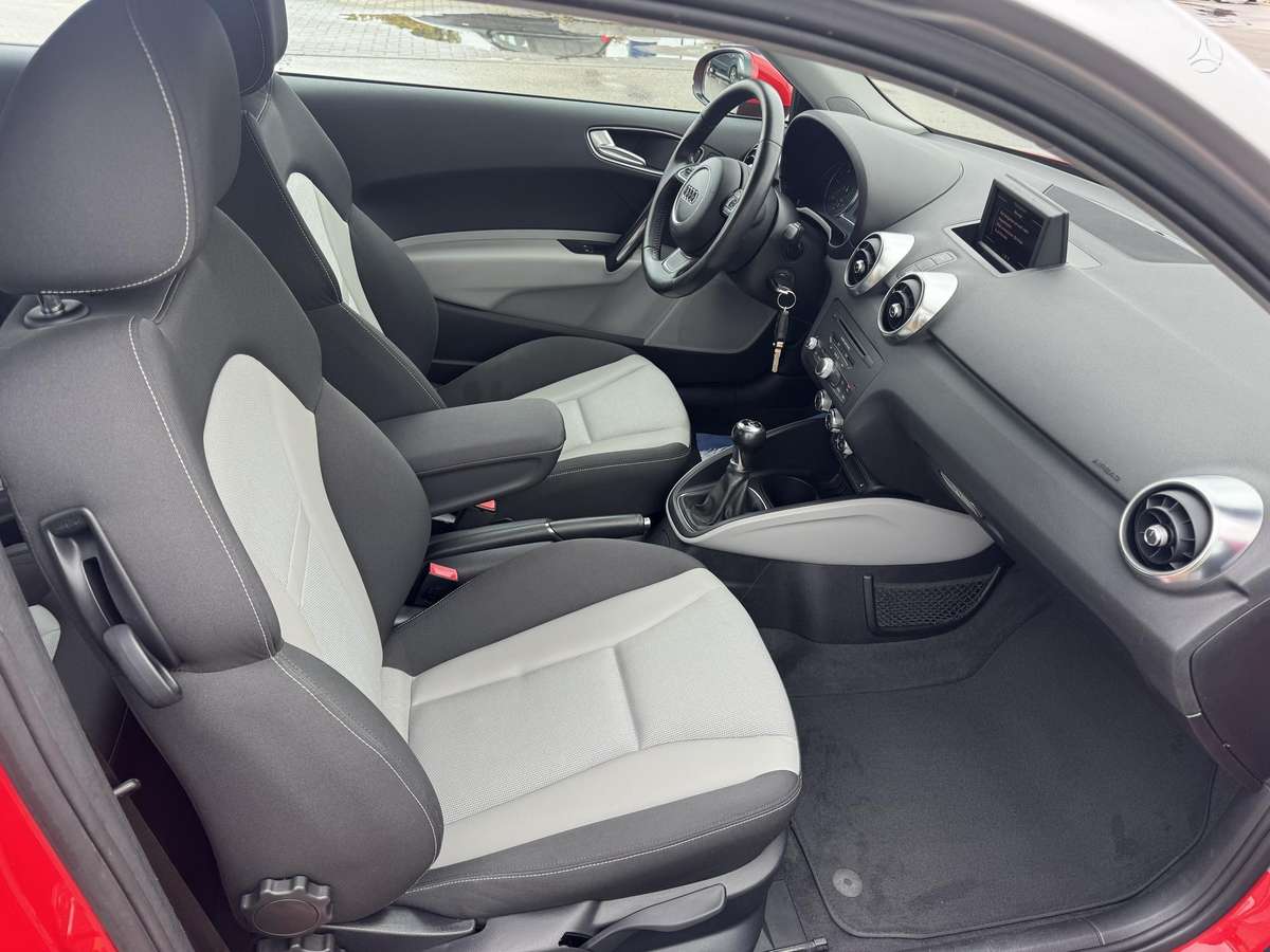 Audi A1, 1.6 l., hatchback
