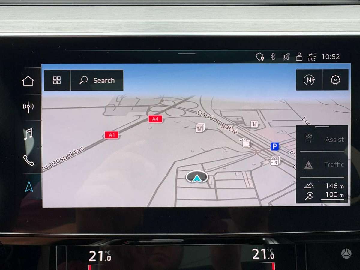 Audi e-tron S, off-road / crossover