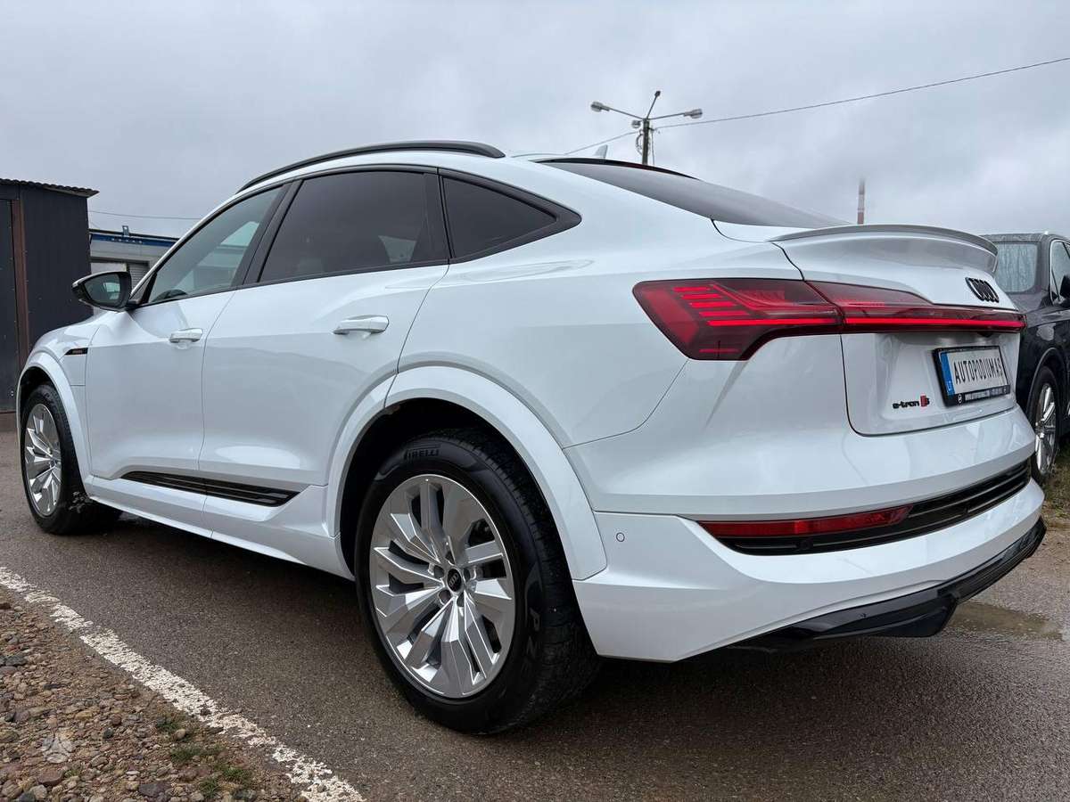 Audi e-tron S, Внедорожник / Кроссовер