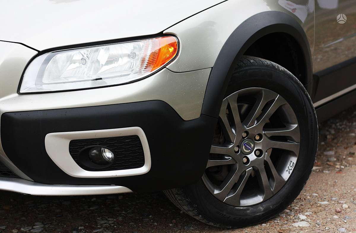 Volvo XC70, 2.4 l., wagon