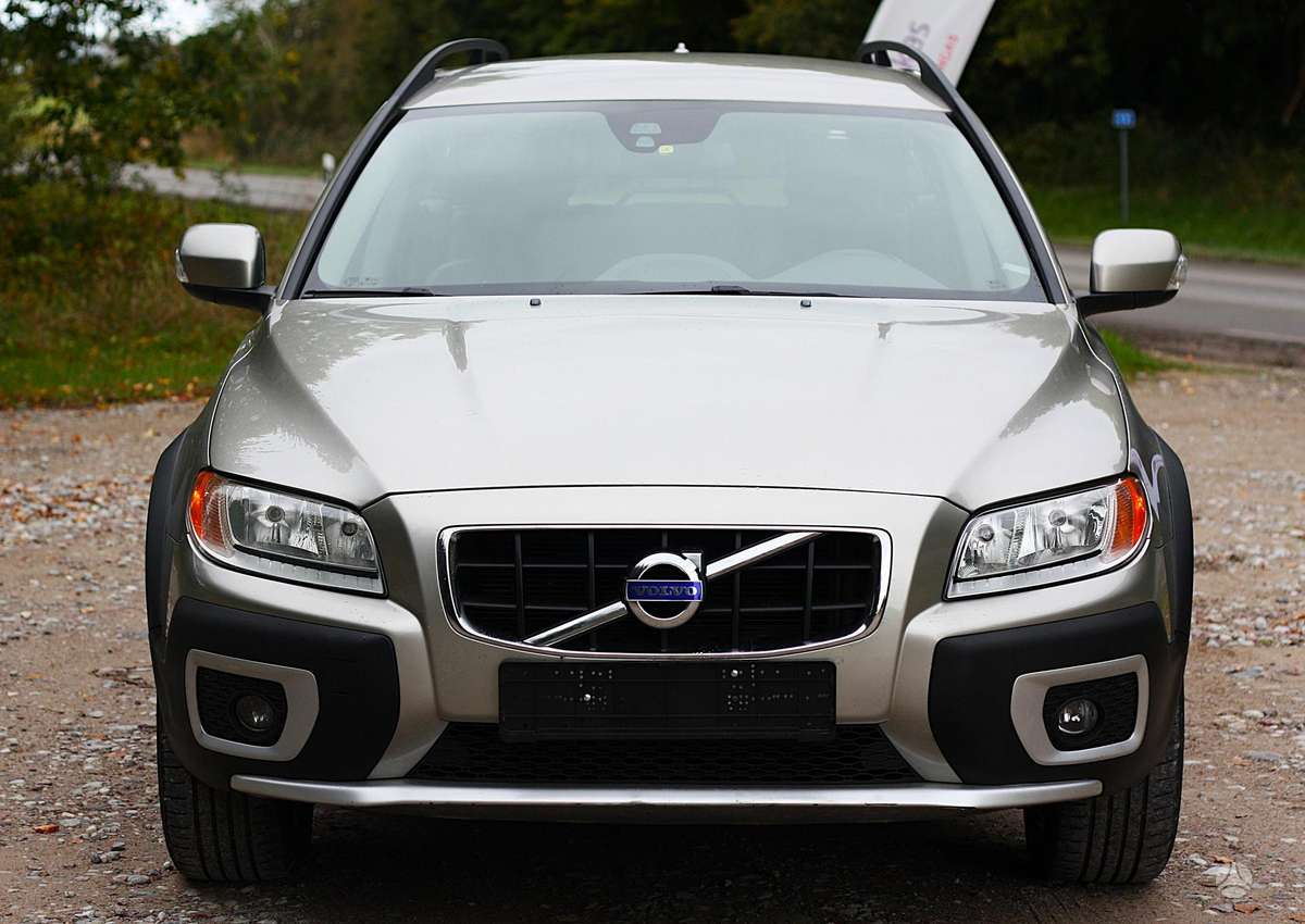 Volvo XC70, 2.4 l., wagon