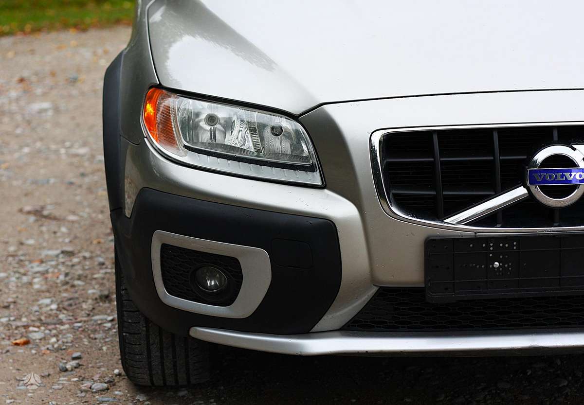 Volvo XC70, 2.4 l., wagon