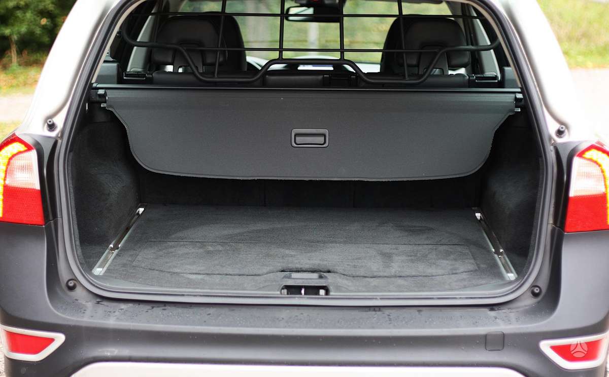 Volvo XC70, 2.4 l., wagon