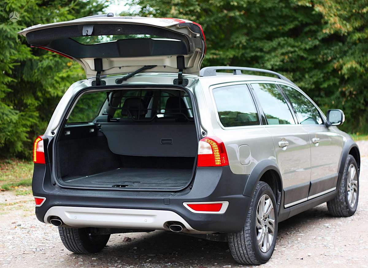 Volvo XC70, 2.4 l., wagon