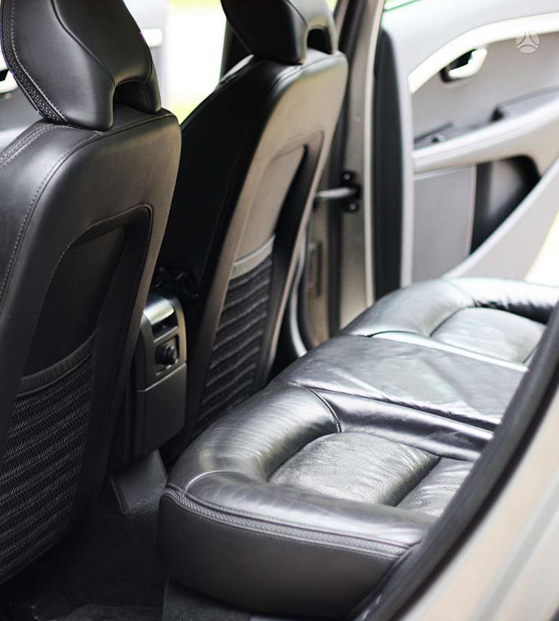 Volvo XC70, 2.4 l., wagon