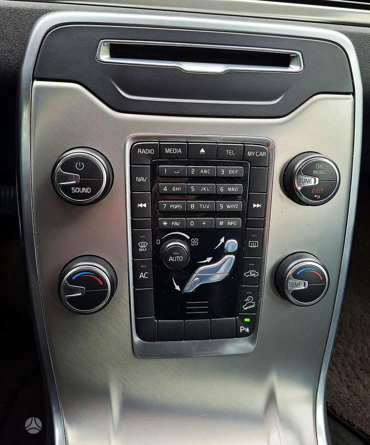 Volvo XC70, 2.4 l., wagon