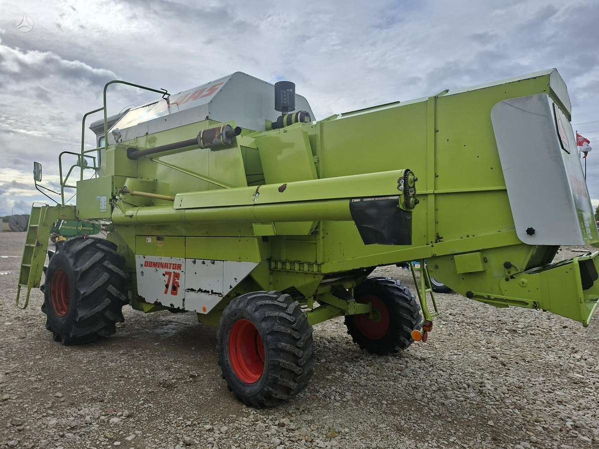 Claas Dominator 76, kombainai