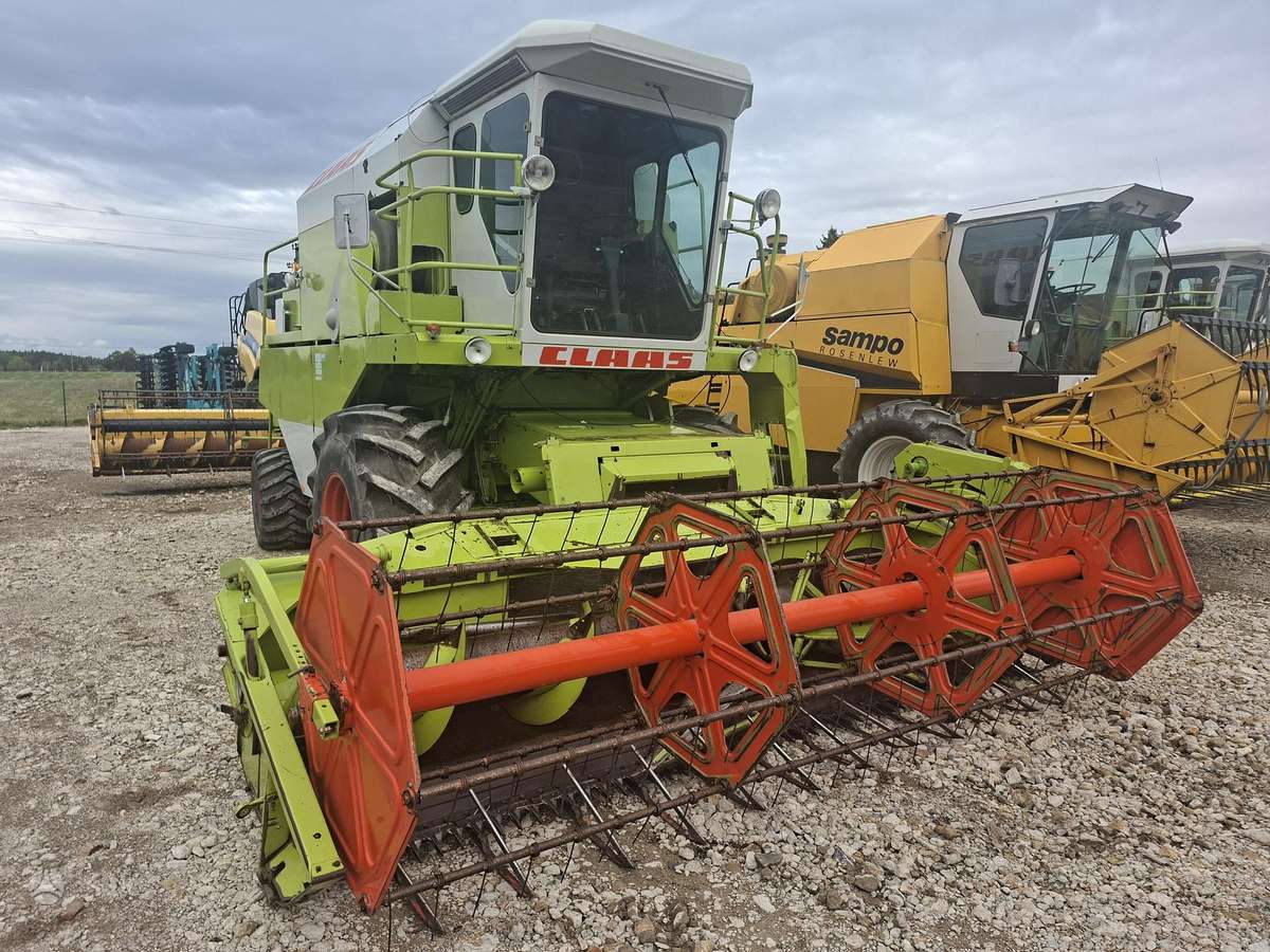 Claas Dominator 76, kombainai