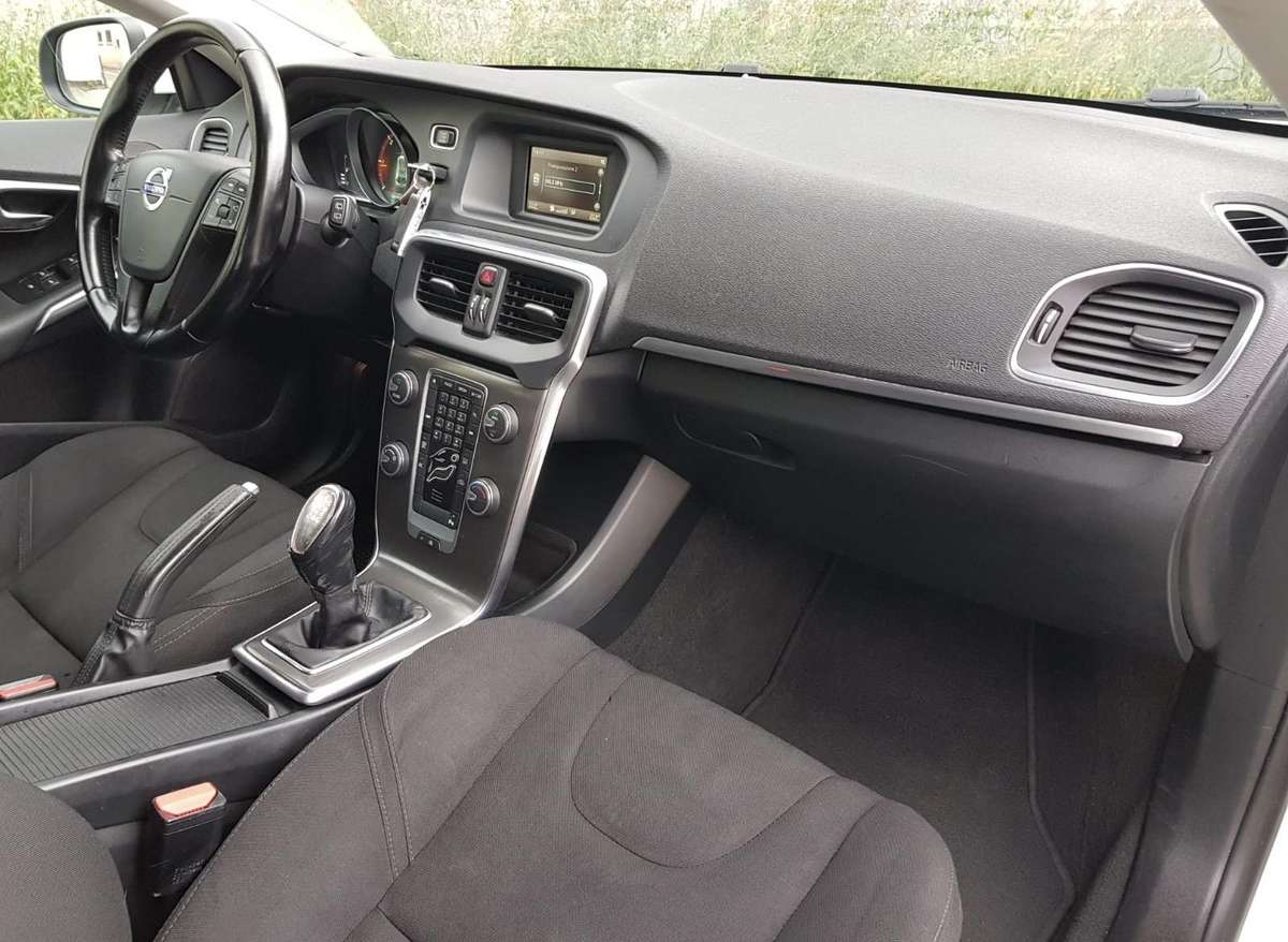 Volvo V40, 1.6 l., Хэтчбек