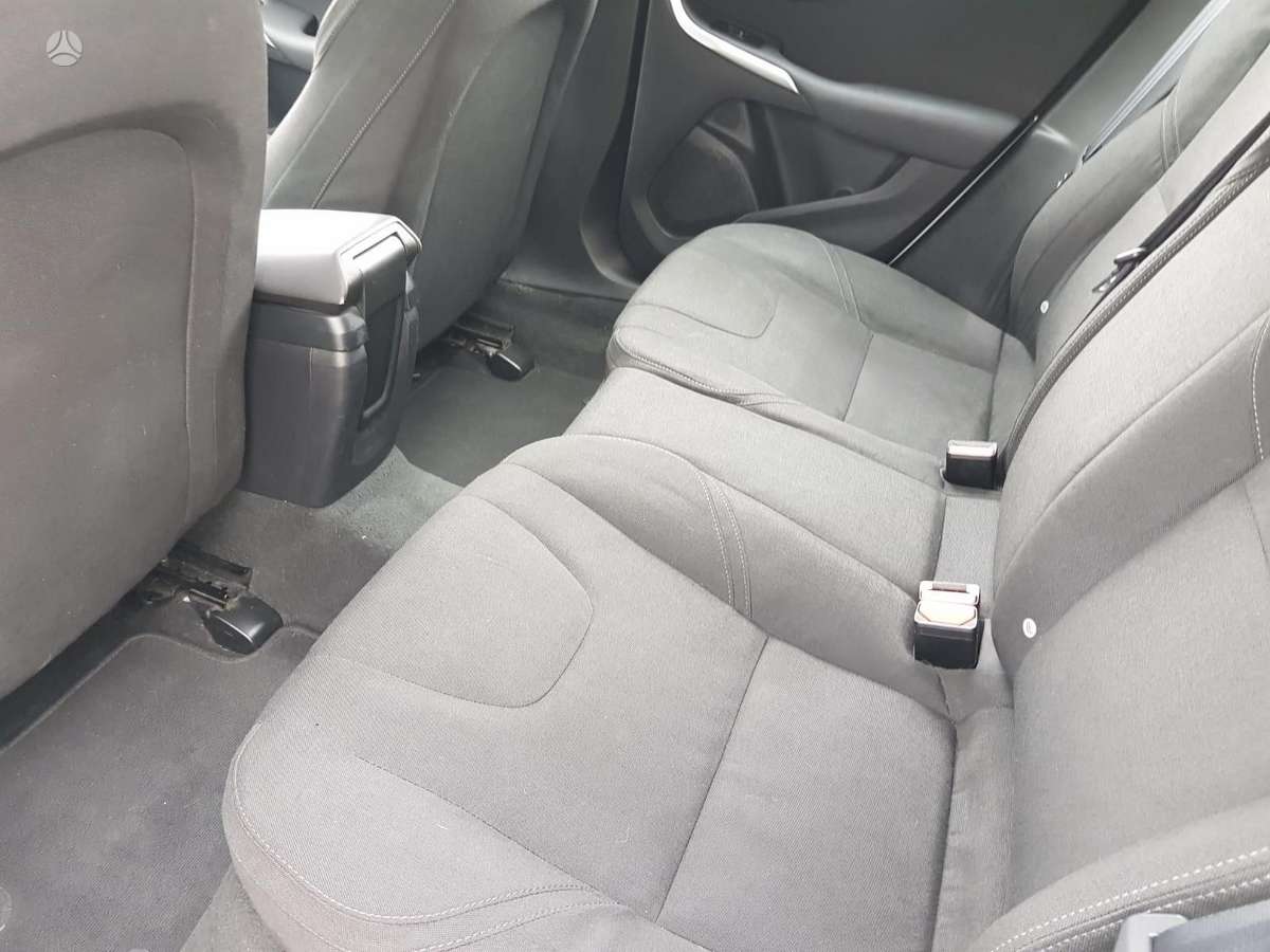 Volvo V40, 1.6 l., Хэтчбек