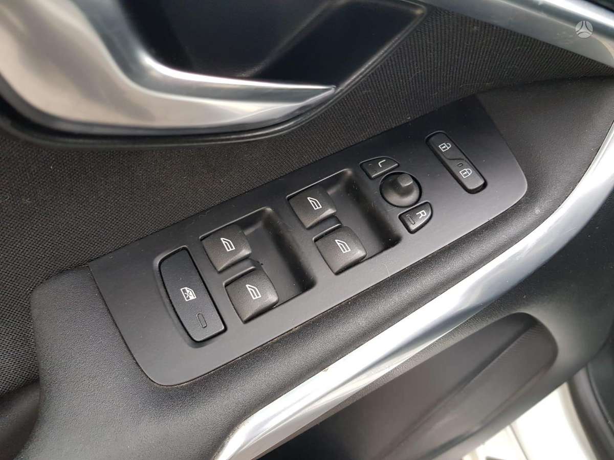 Volvo V40, 1.6 l., Хэтчбек