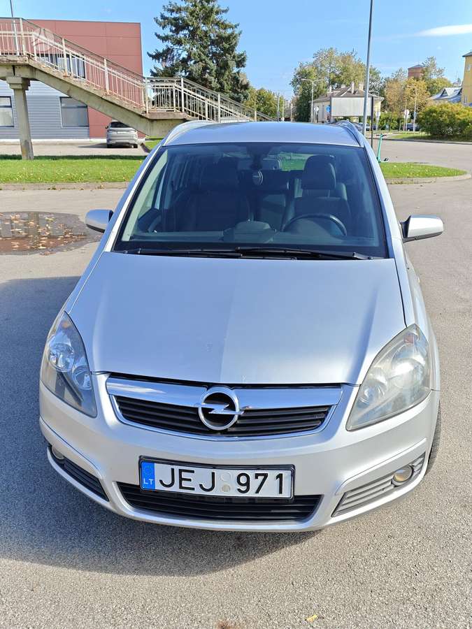 Opel Zafira 2006 — interior