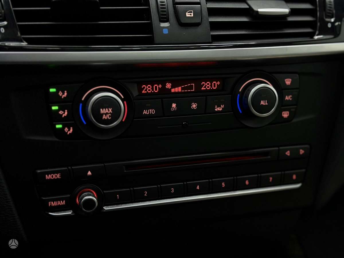 BMW X3, 2.0 l., off-road / crossover