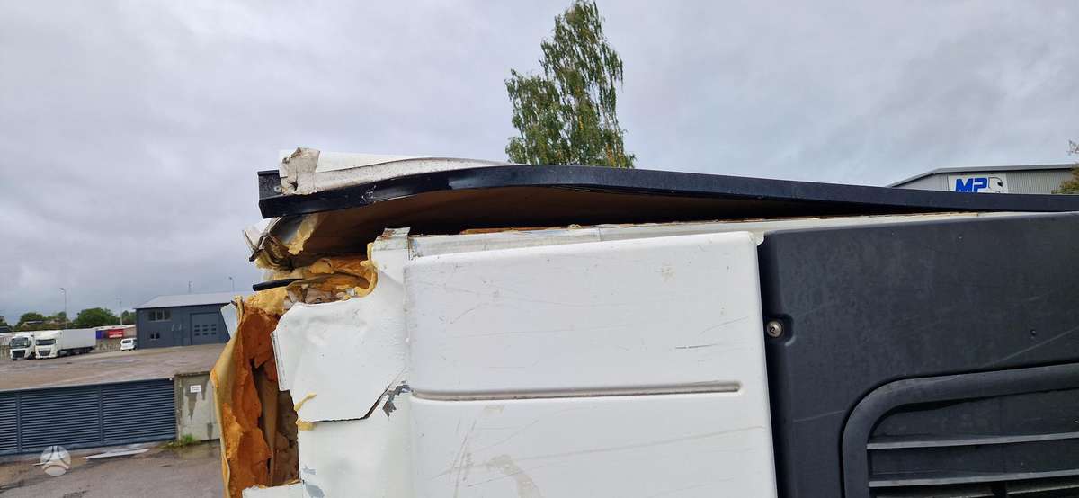 Schmitz 7 CM, refrižerātori
