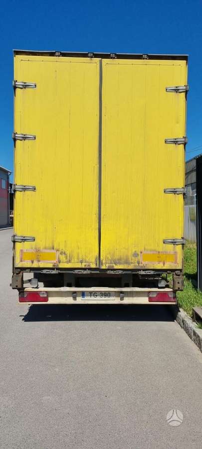 Scania R124, dropside with curtains
