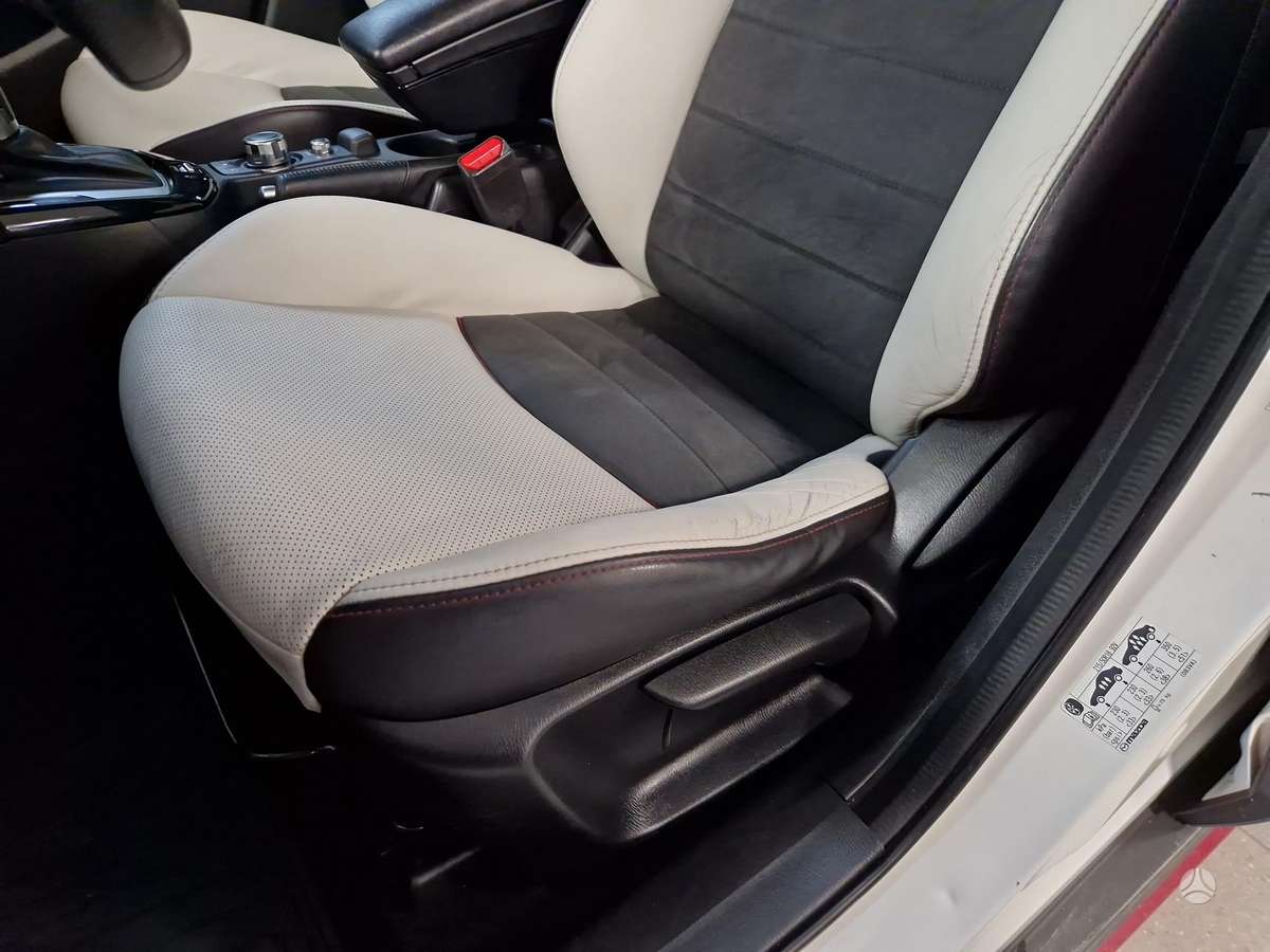 Mazda CX-3, 2.0 l., off-road / crossover