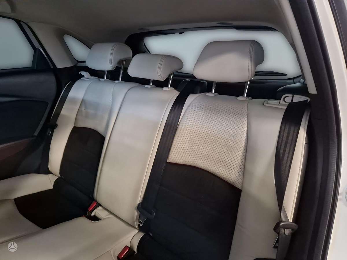 Mazda CX-3, 2.0 l., off-road / crossover