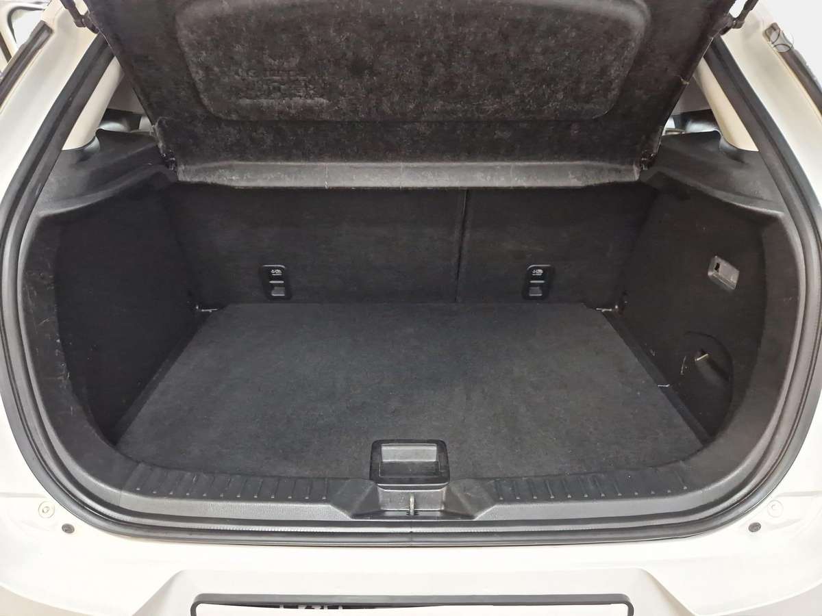 Mazda CX-3, 2.0 l., off-road / crossover