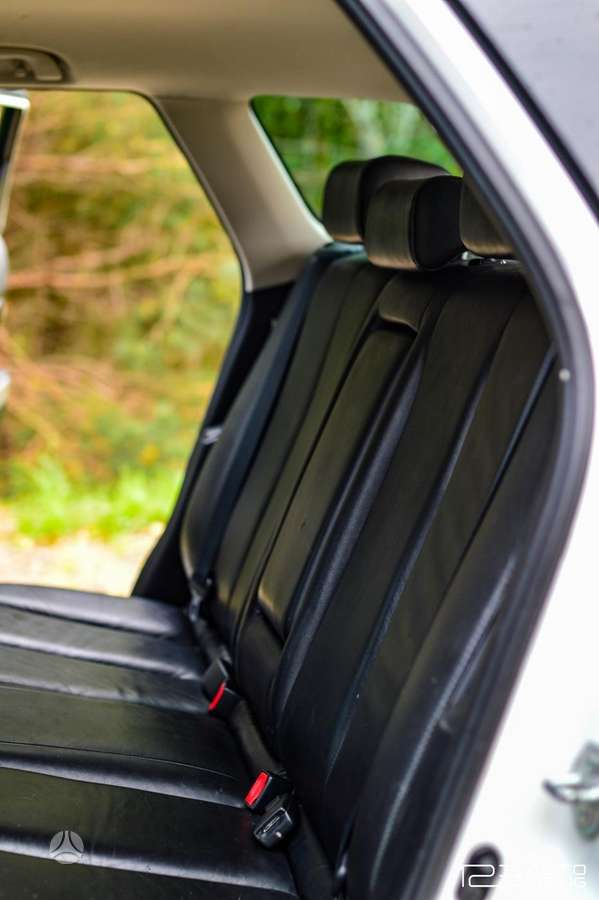 Mazda CX-7, 2.2 l., off-road / crossover