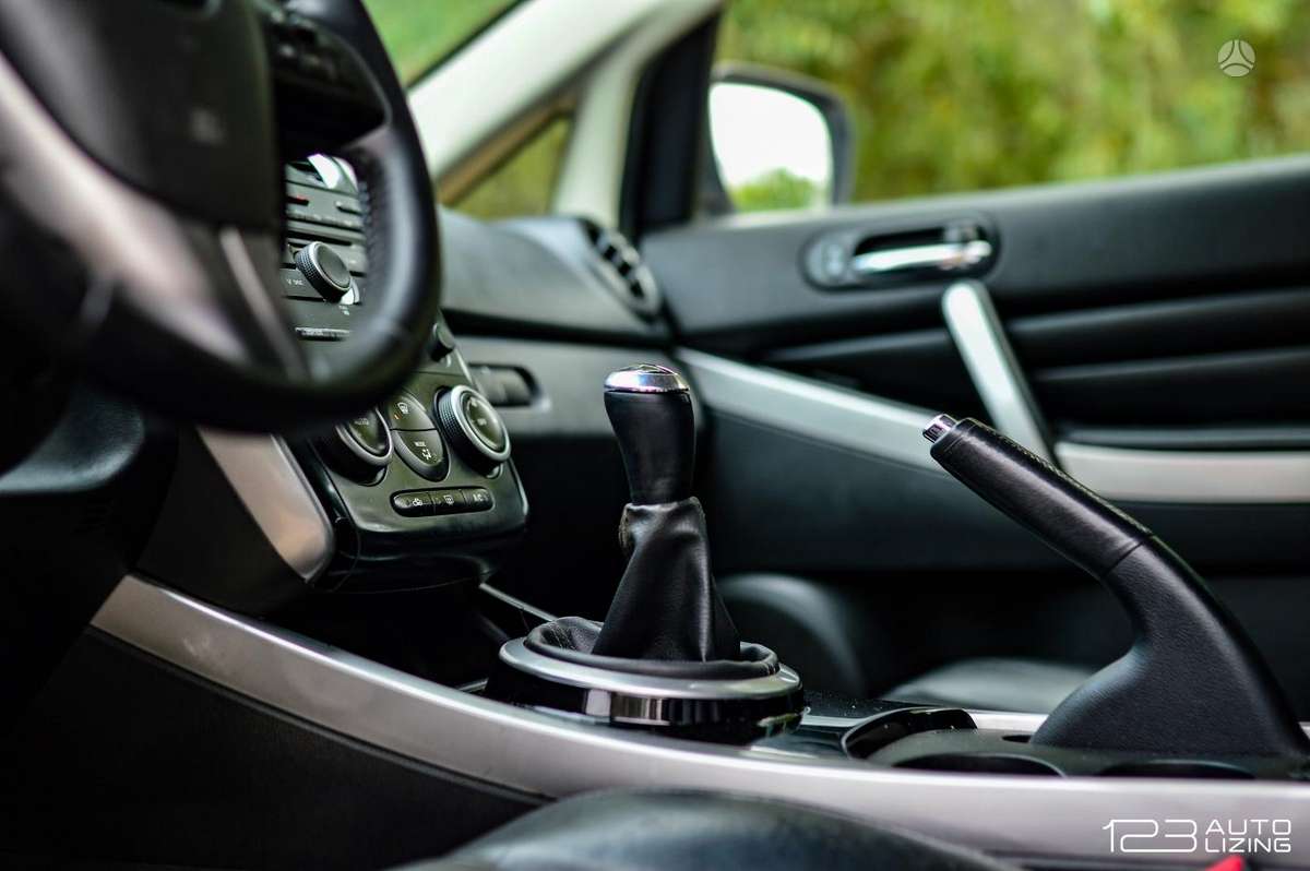 Mazda CX-7, 2.2 l., off-road / crossover