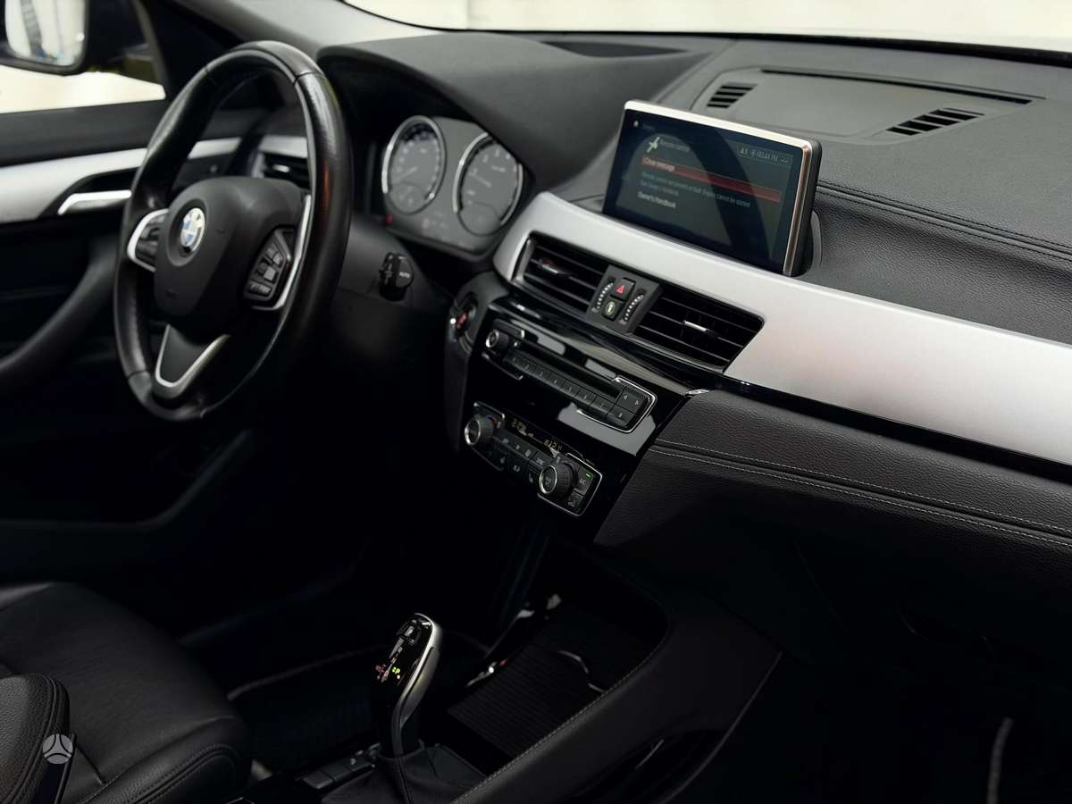 BMW X2, 2.0 l., off-road / crossover