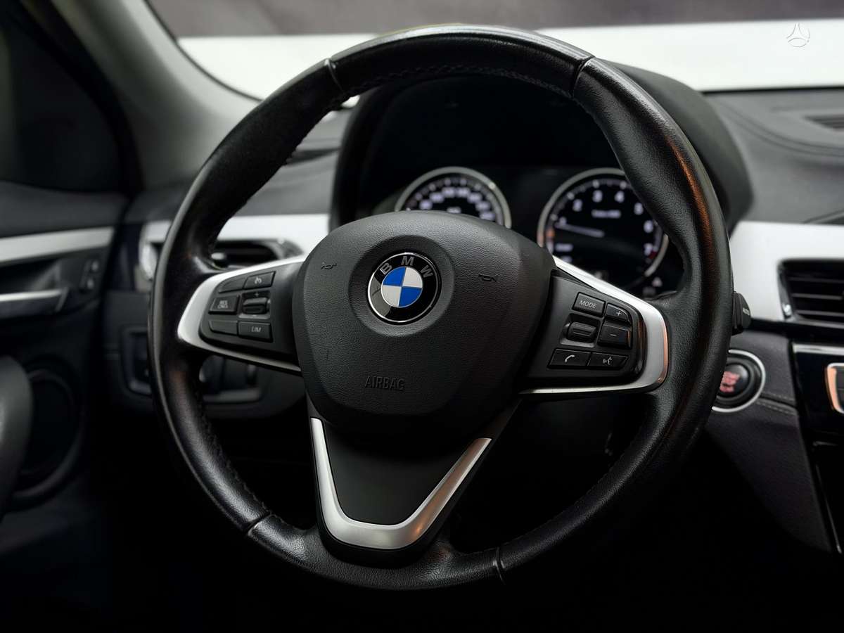 BMW X2, 2.0 l., off-road / crossover