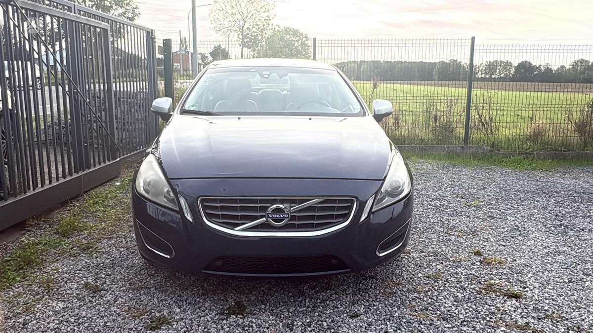 Volvo S60, 2.0 l., Седан