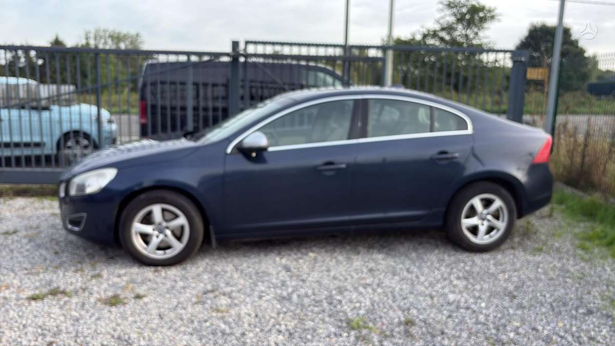 Volvo S60, 2.0 l., Седан