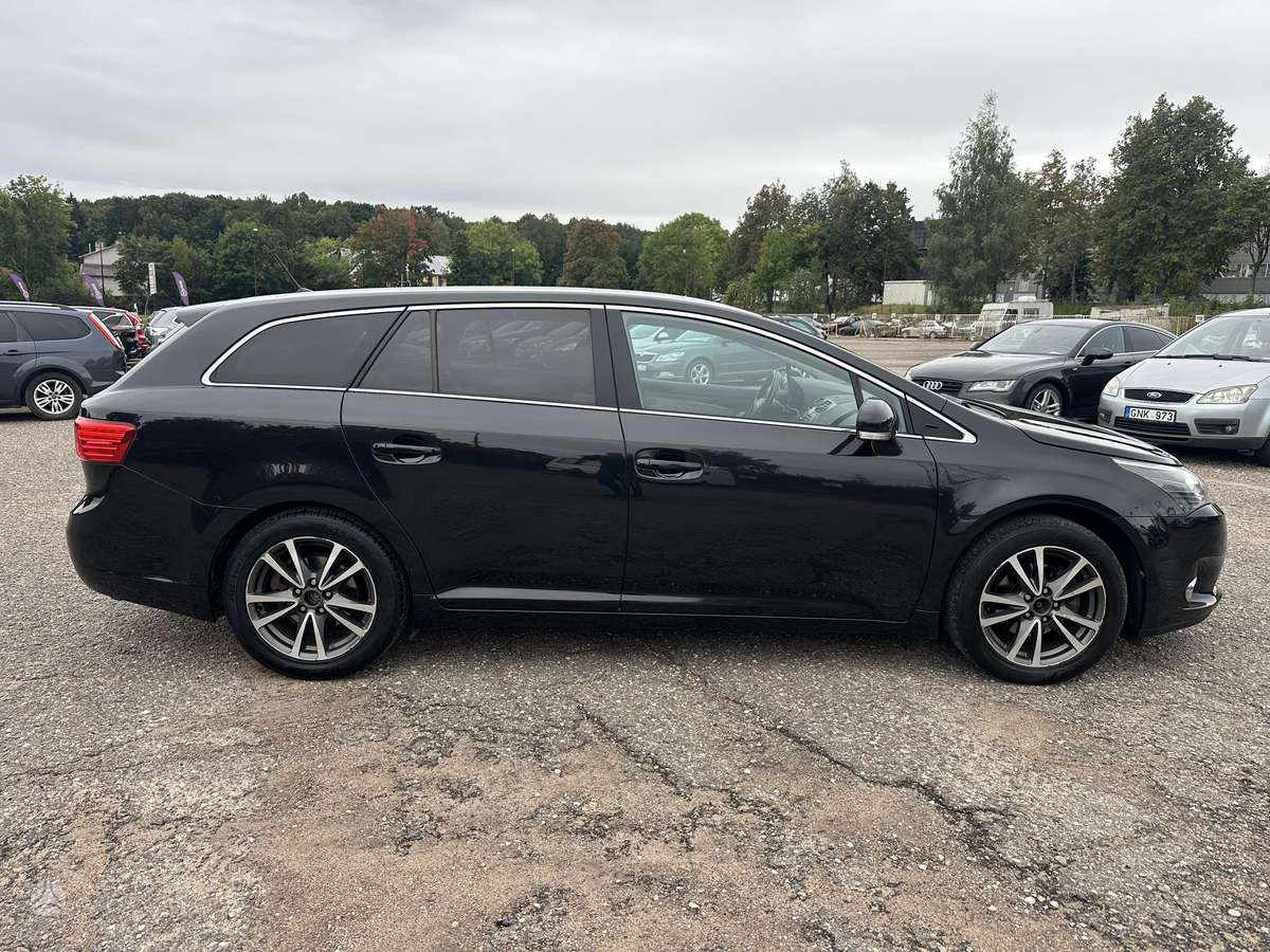 Toyota Avensis, 2.0 l., Универсал