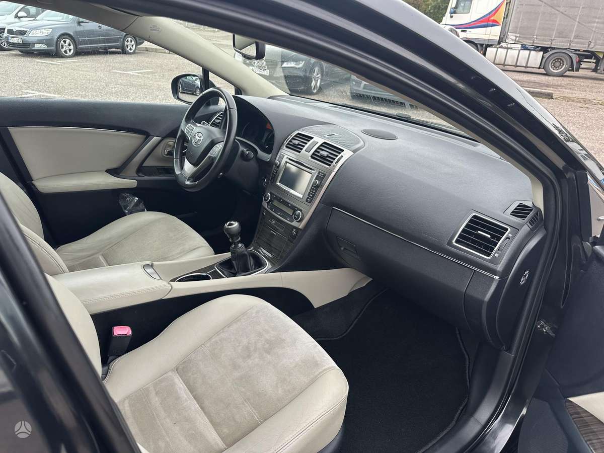 Toyota Avensis, 2.0 l., Универсал