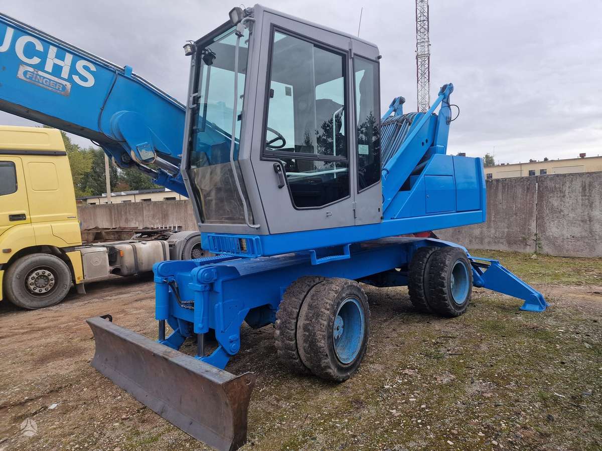 Fuchs MHL320, ekskavatoriniai krautuvai