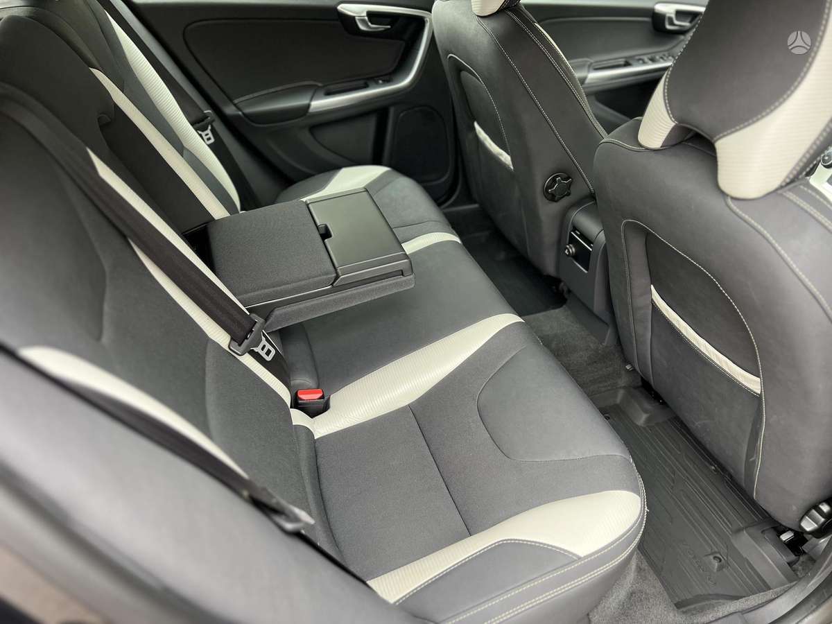 Volvo V60, 2.0 l., Универсал