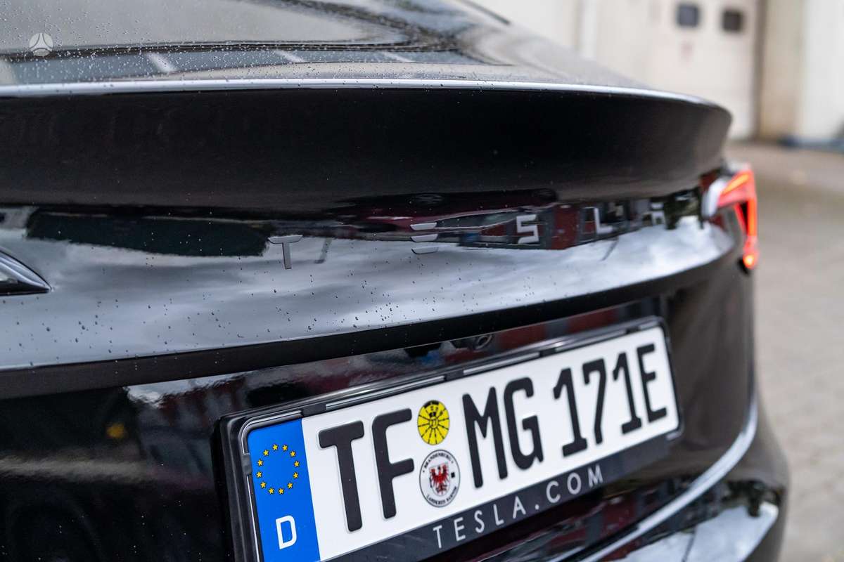 Tesla Model 3, 82 kWh, hatchback