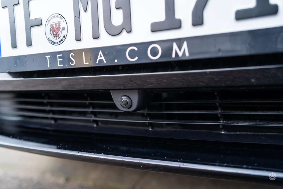 Tesla Model 3, 82 kWh, hatchback