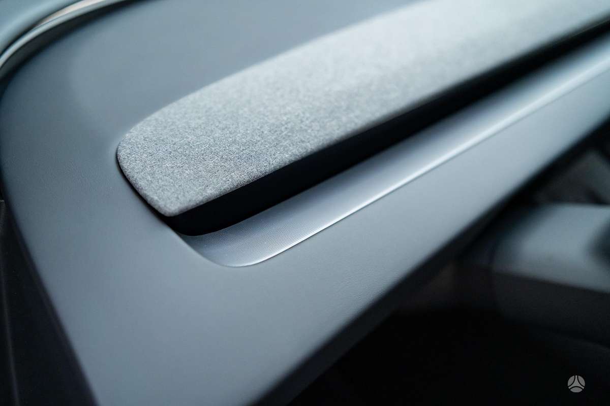 Tesla Model 3, 82 kWh, hatchback