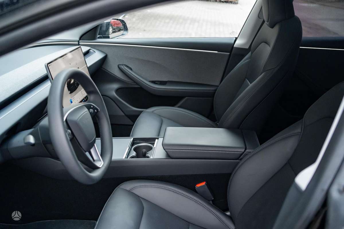 Tesla Model 3, 82 kWh, hatchback