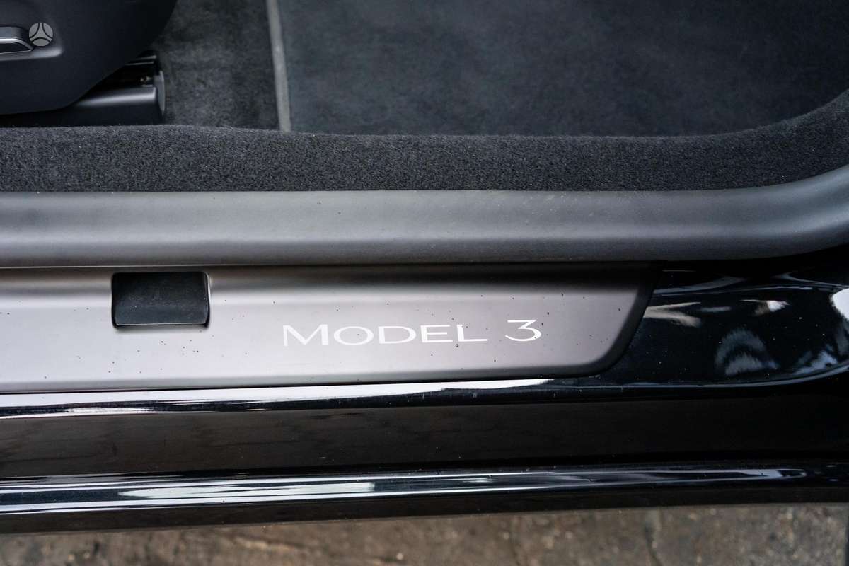 Tesla Model 3, 82 kWh, hatchback