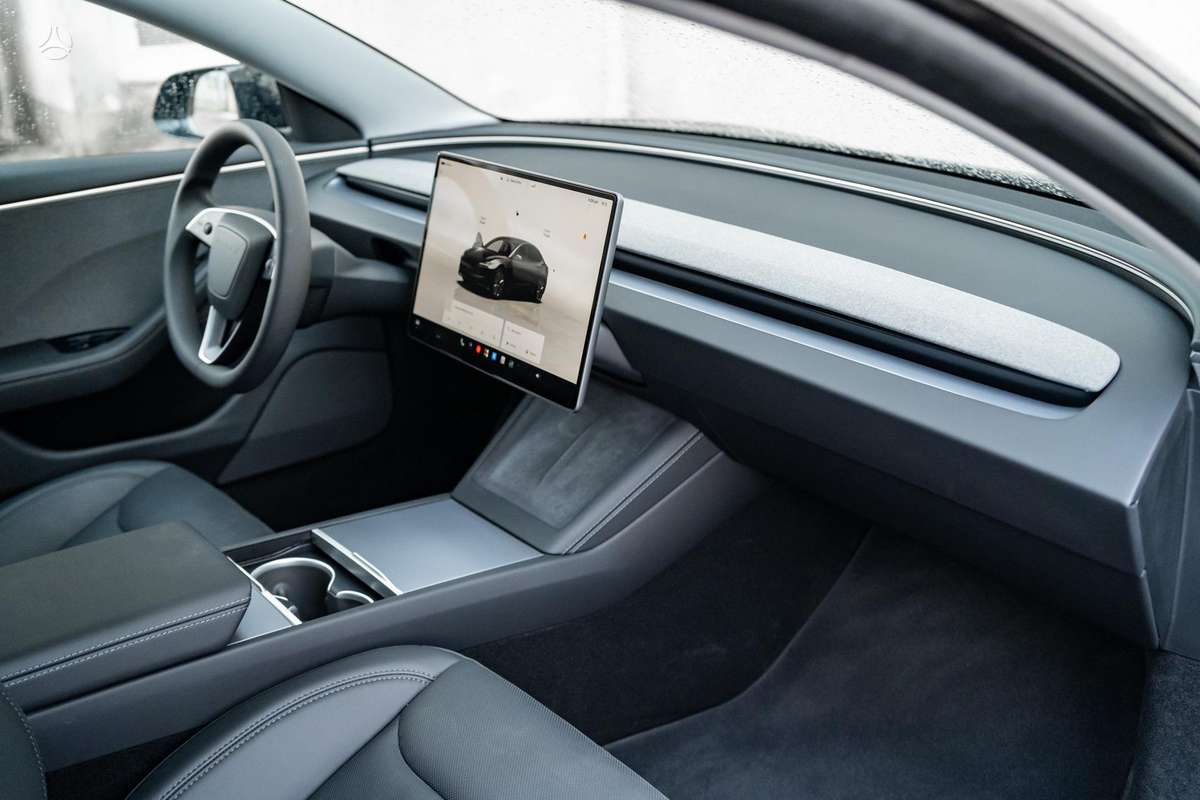 Tesla Model 3, 82 kWh, hatchback