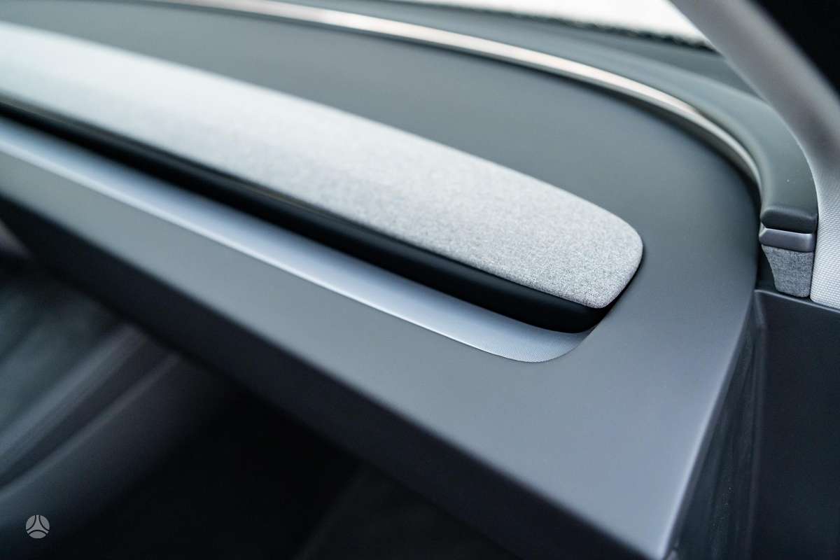 Tesla Model 3, 82 kWh, hatchback