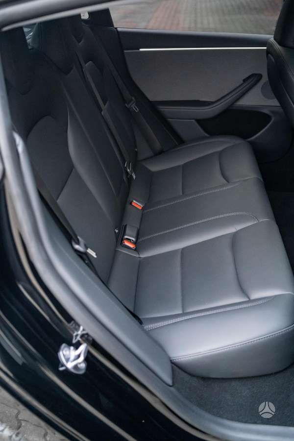Tesla Model 3, 82 kWh, hatchback