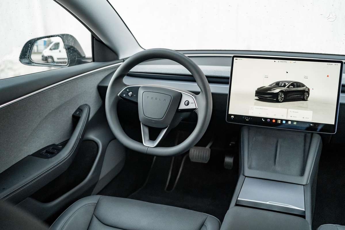 Tesla Model 3, 82 kWh, hatchback
