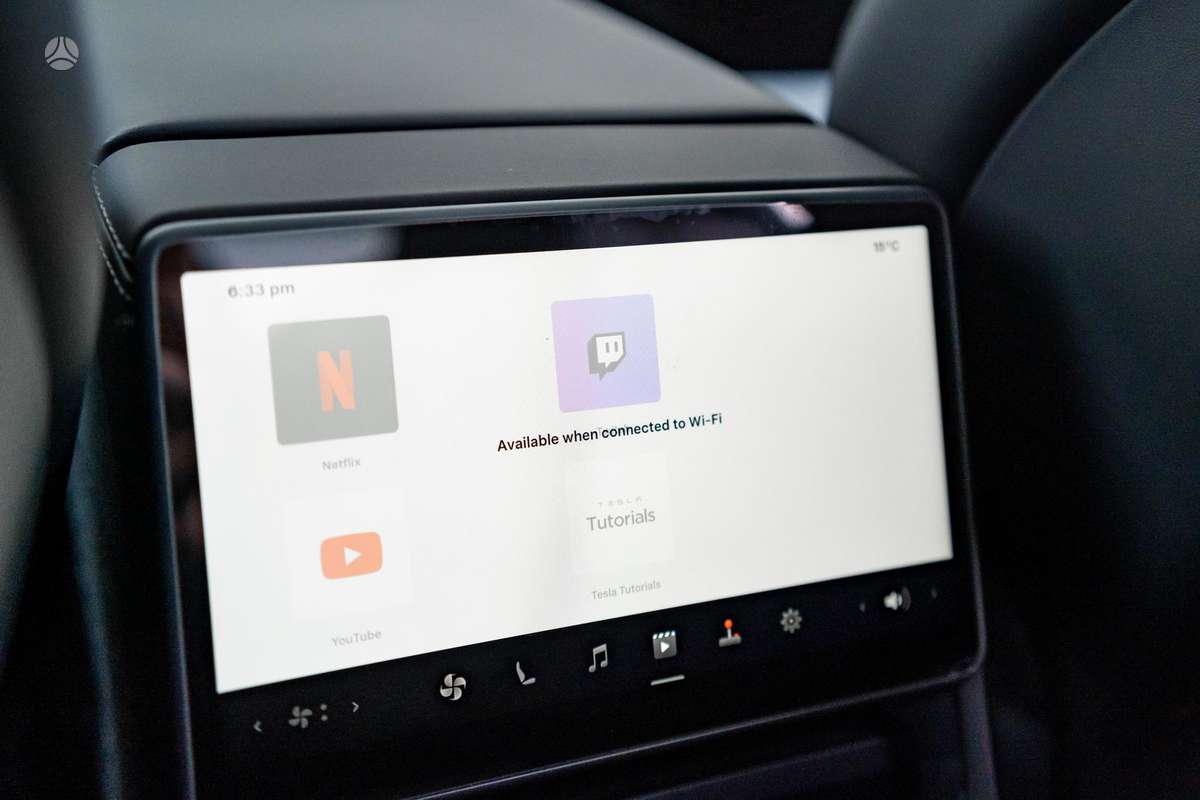 Tesla Model 3, 82 kWh, hatchback