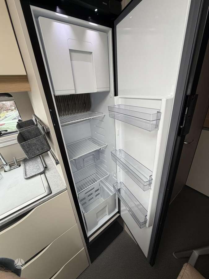Adria Adora 573 PT, кемперы